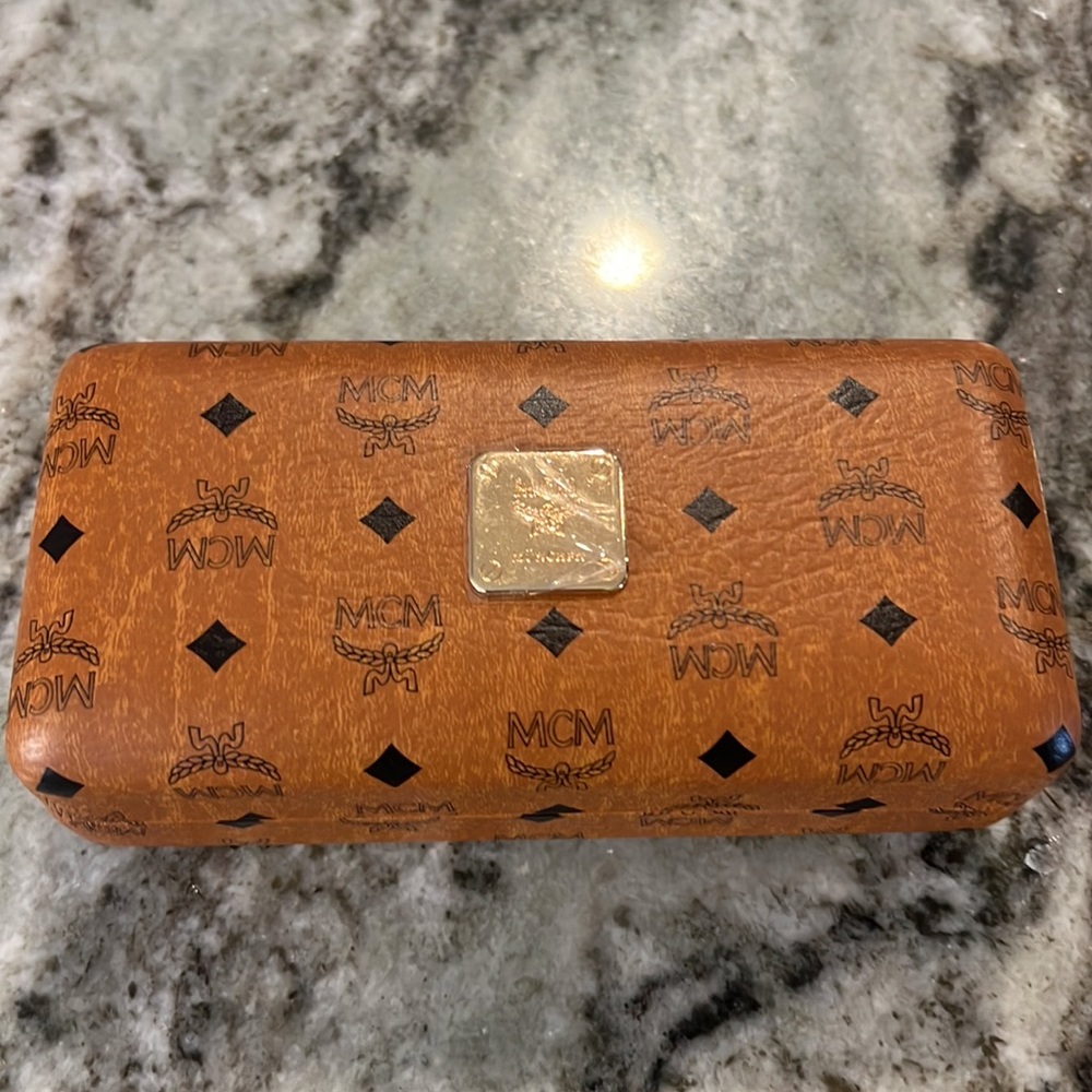 Mcm Sunnies NWT in box - Picture 2 of 8